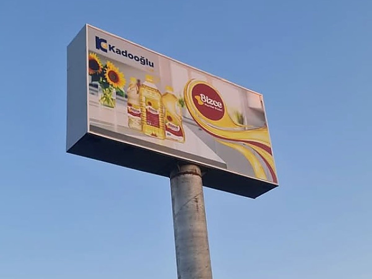 Açık hava reklam panosu
